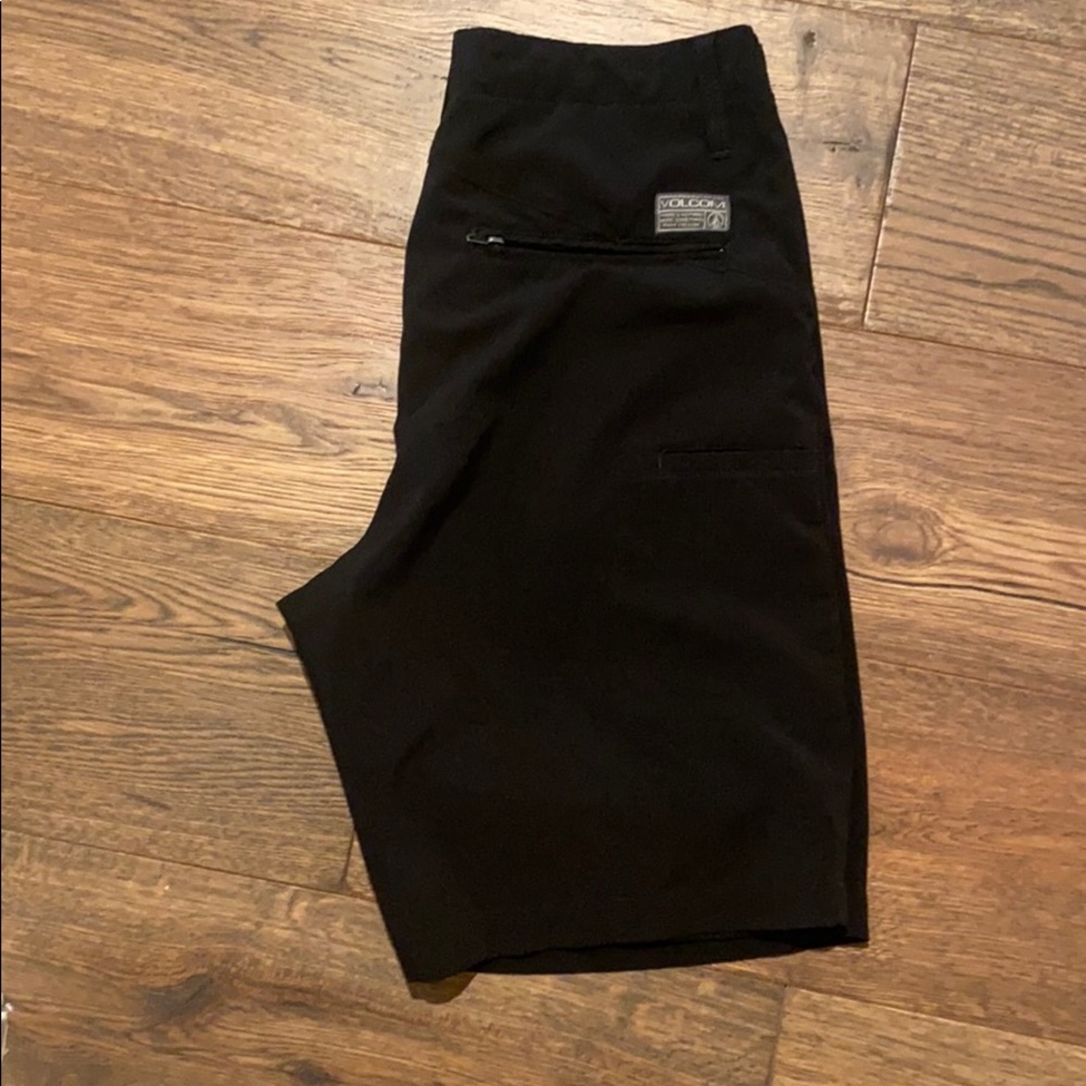 Men’s black Vmonty Volcolm shorts size 30